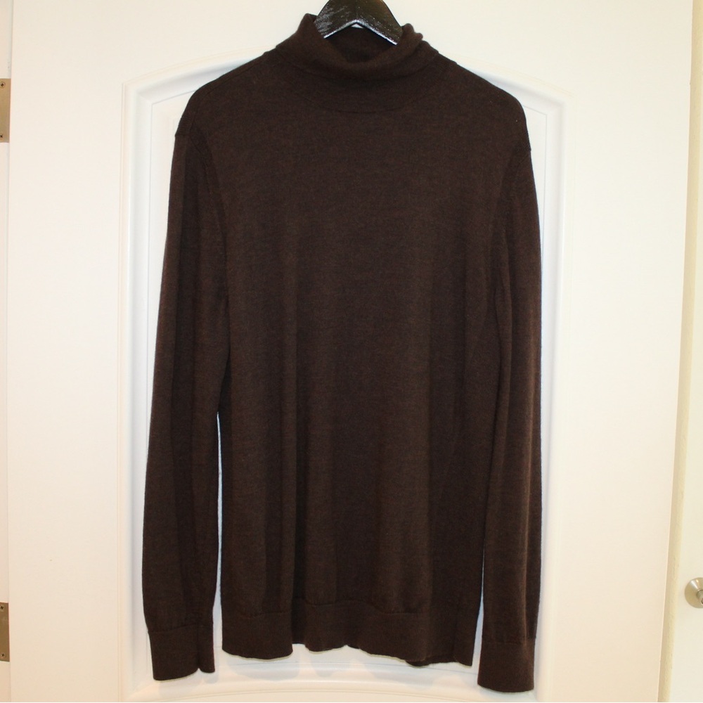 Express turtleneck (men’s XL)